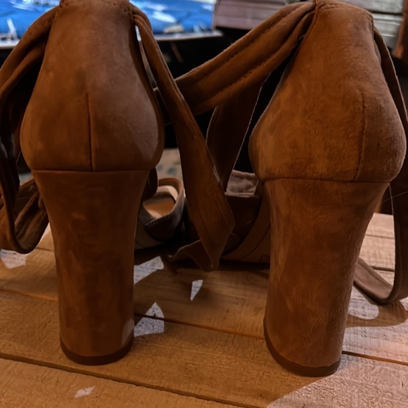 Karl Lagerfield heels - Picture 5 of 9